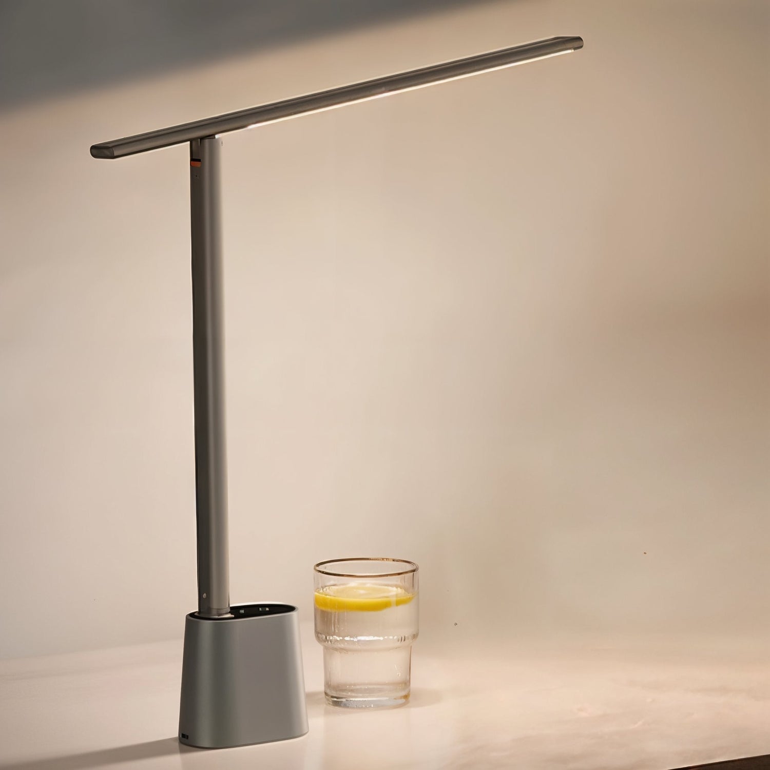Luminária de Mesa LED Flexível USB com Dimerização: Tecnologia e Conforto Visual