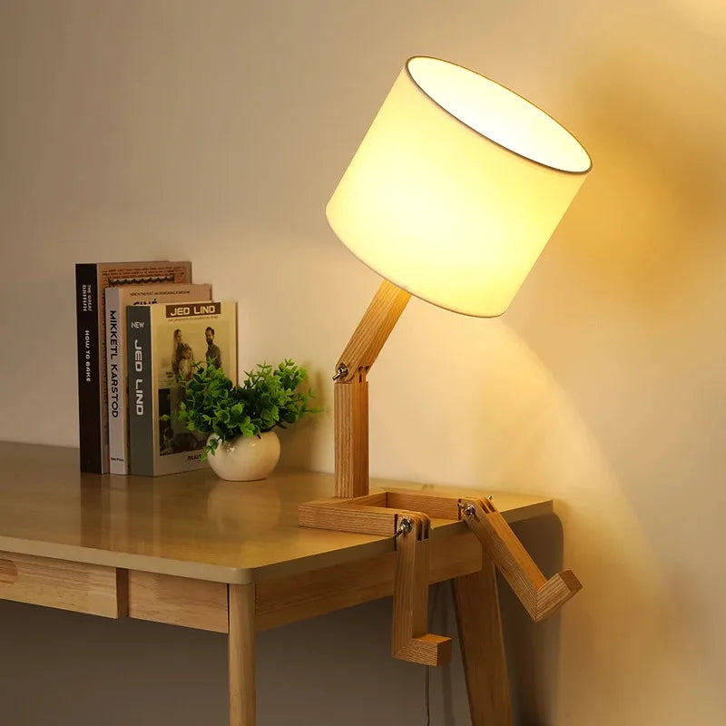Luminária de Madeira Articulada Robô Nordic: Decoração Criativa e Iluminação Funcional