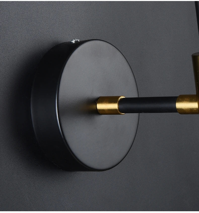 Arandela NoirLine – Elegância Vertical com Estilo Atemporal