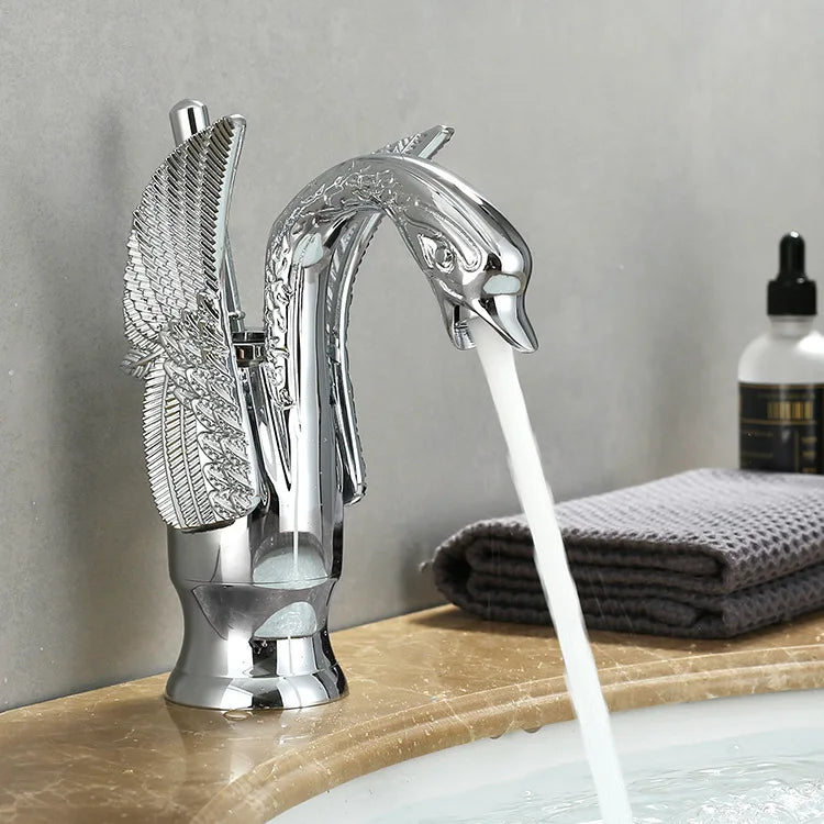 Torneira Cisne Dourada Misturador Quente e Frio Luxo