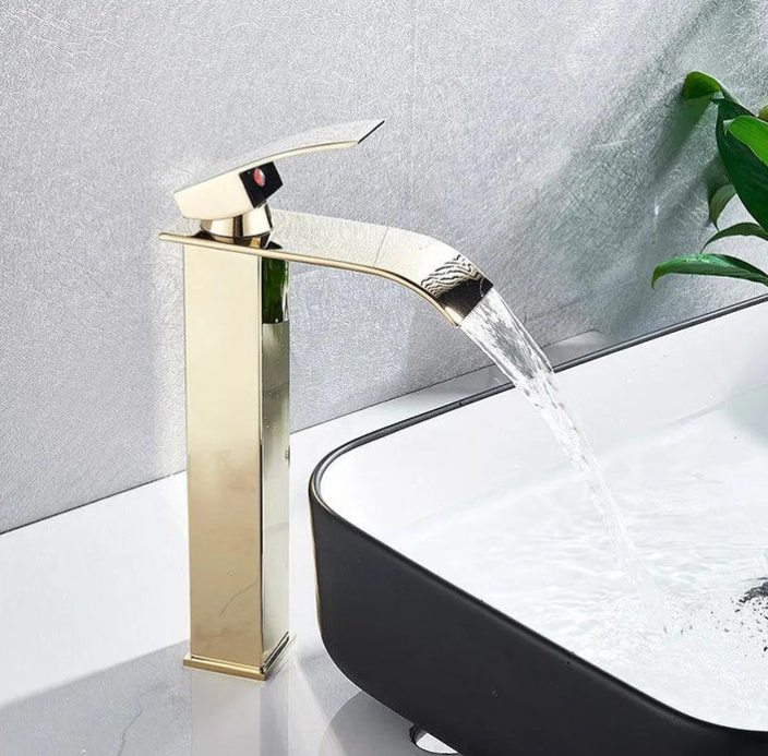 Torneira Cascata Com Sensor Évora – Design Minimalista em Aço Escovado