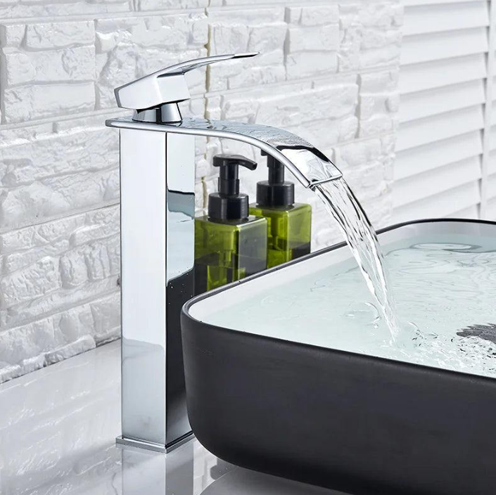 Torneira Cascata Com Sensor Évora – Design Minimalista em Aço Escovado