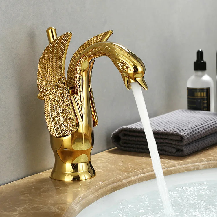 Torneira Cisne Dourada Misturador Quente e Frio Luxo: Um Toque de Requinte para o seu Banheiro