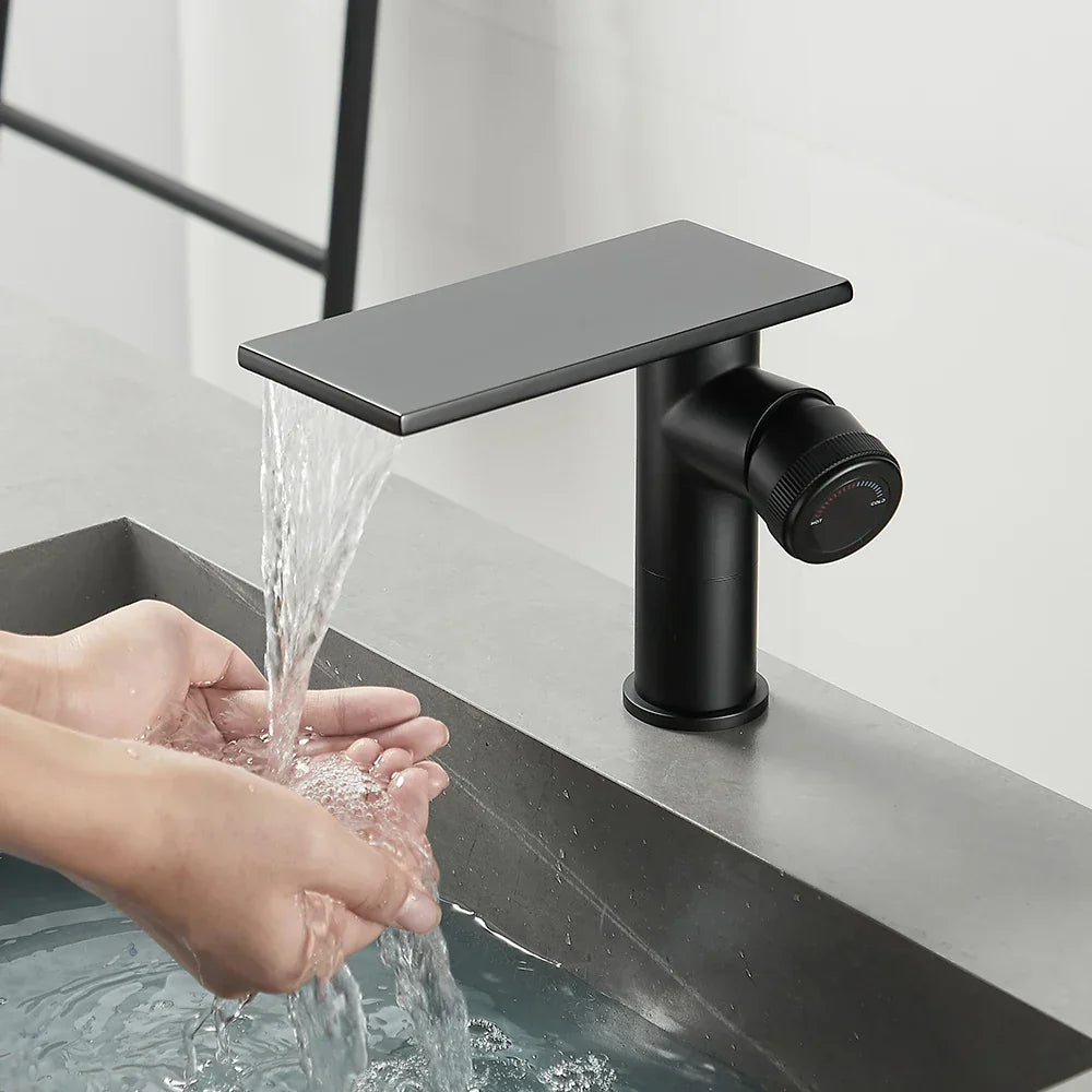 Torneira Cascata Misturador Quente e Frio Luxo: Design e Eficiência para seu Banheiro