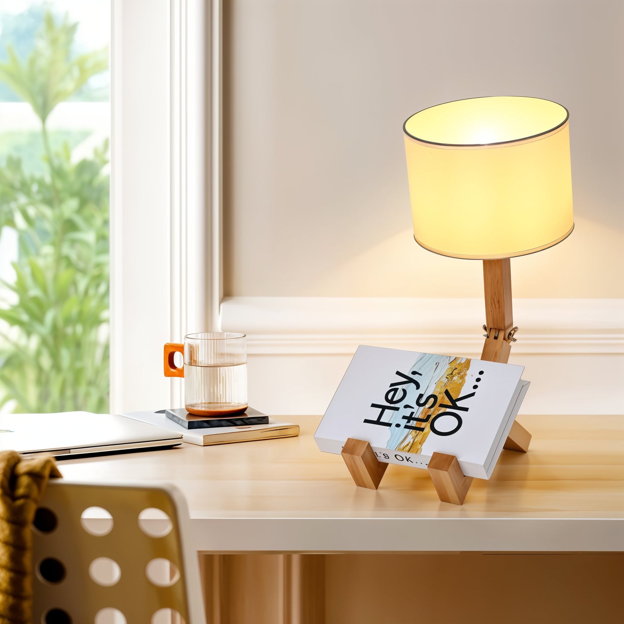 Luminaria de Mesa Articulada em Madeira com LED Formato Robo Nordic