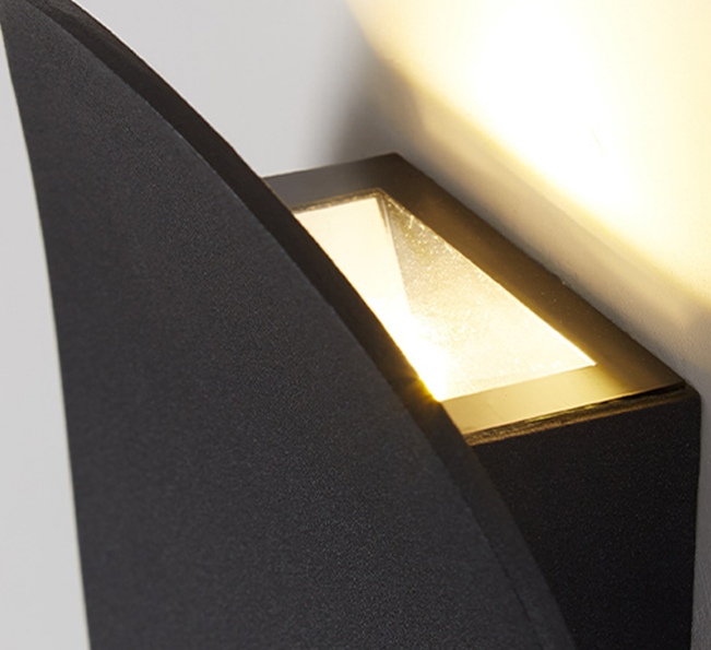 Arandela de Parede LED Minimalista Dourada & Preta Miabeli