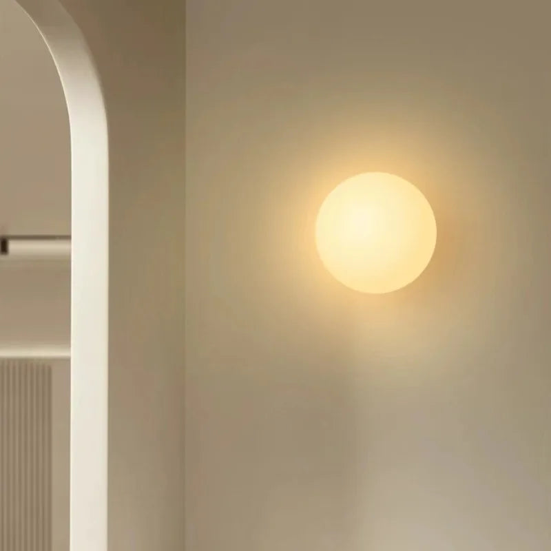 Arandela de Parede Bola em Vidro Soprado com Luz Quente ou Fria Bivolt Orb