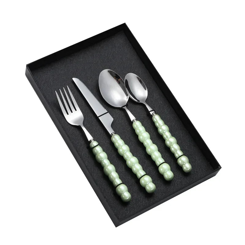 Conjunto de Talheres ColorPearl Delight – Estilo & Elegância em Cada Detalhe