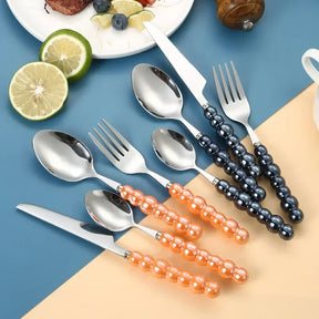 Conjunto de Talheres ColorPearl Delight – Estilo & Elegância em Cada Detalhe