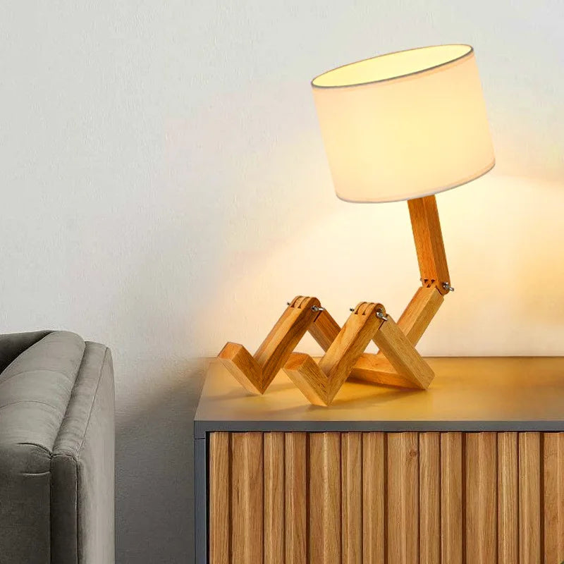 Luminaria de Mesa Articulada em Madeira com LED Formato Robo Nordic
