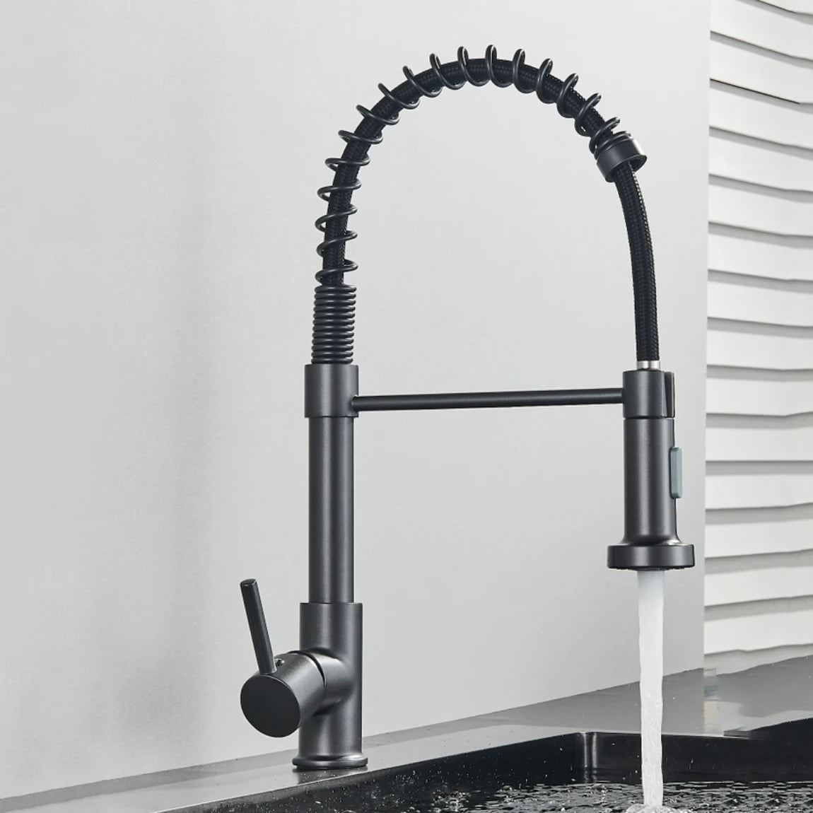 Torneira para Cozinha Misturador Monocomando Bica Movel Latao com Arejador Aqua Miabeli