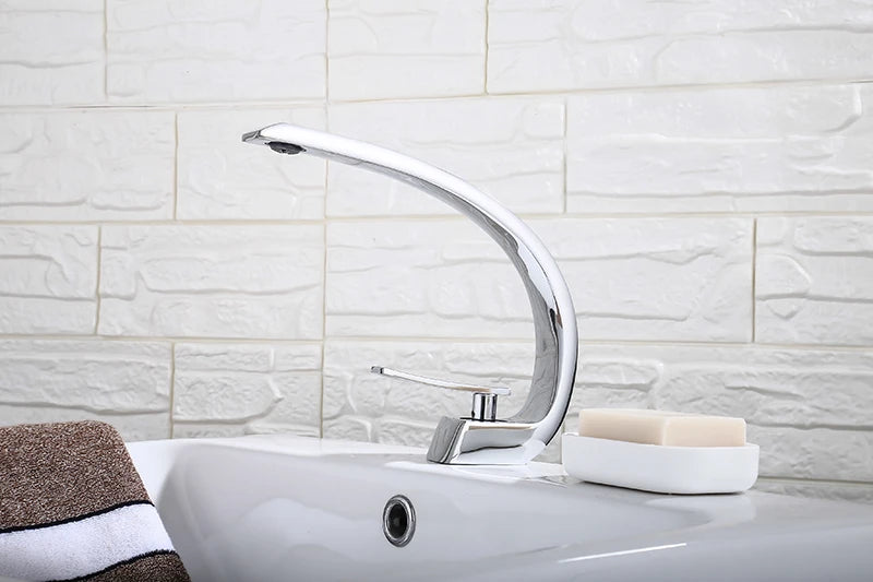Torneira Cascata Misturador Quente Frio para Banheiro em Latao Aurea