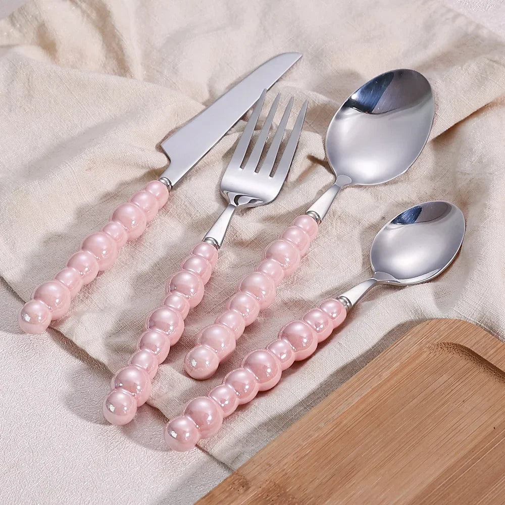 Conjunto de Talheres ColorPearl Delight – Estilo & Elegância em Cada Detalhe