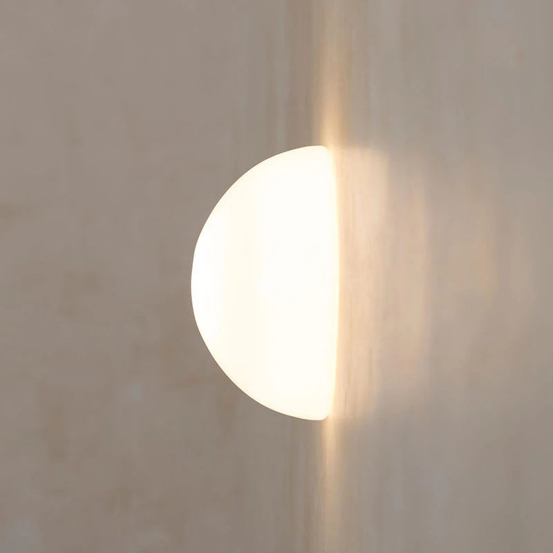 Arandela de Parede Nordica Redonda Vidro Leitoso Fosco Luz Bidirecional 15cm Soquete G9 Soleil