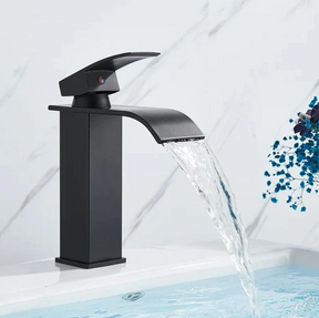 Torneira Cascata Com Sensor Évora – Design Minimalista em Aço Escovado