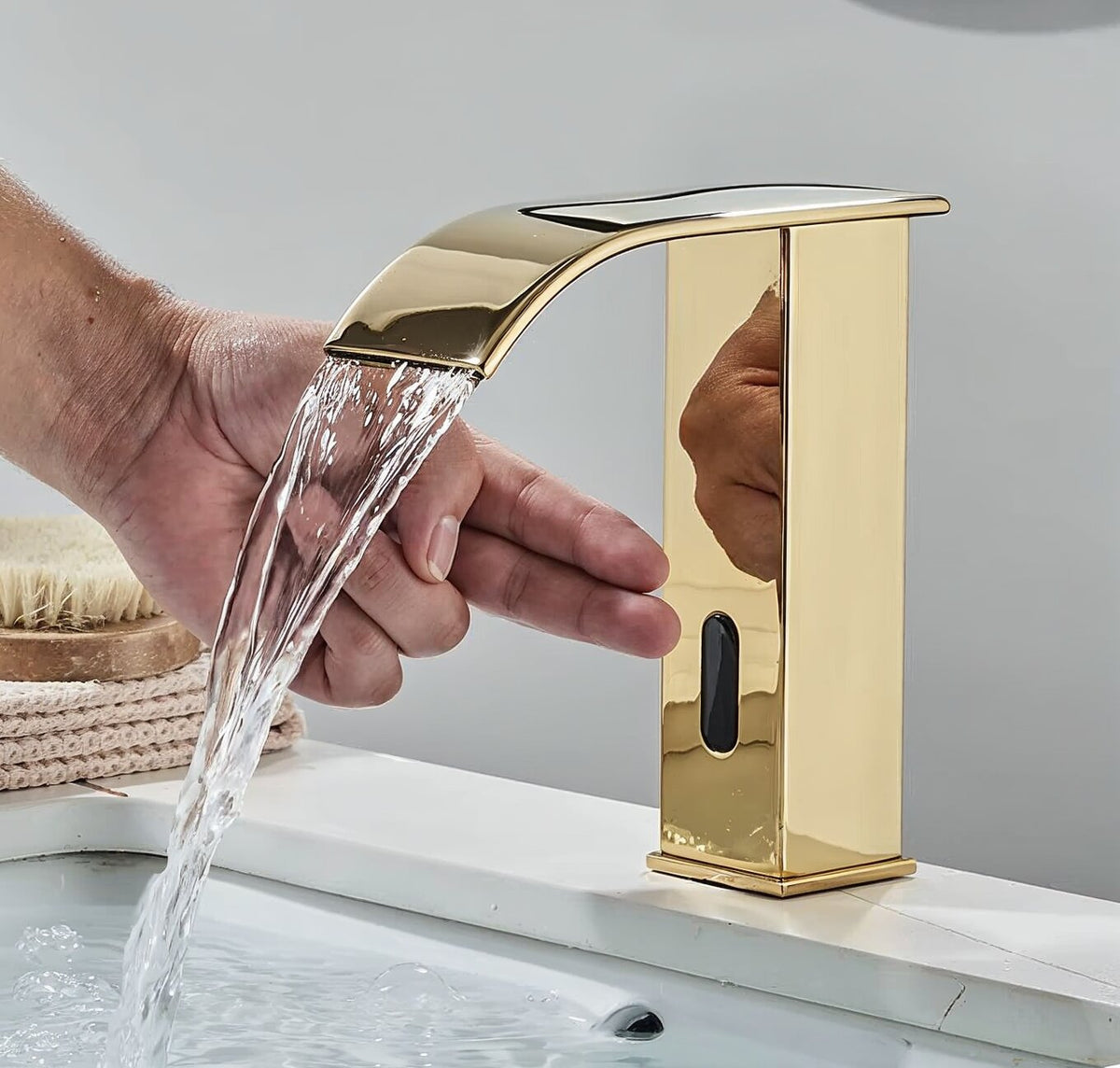 Torneira Cascata para Banheiro com Sensor Automático em Metal Escovado Evora