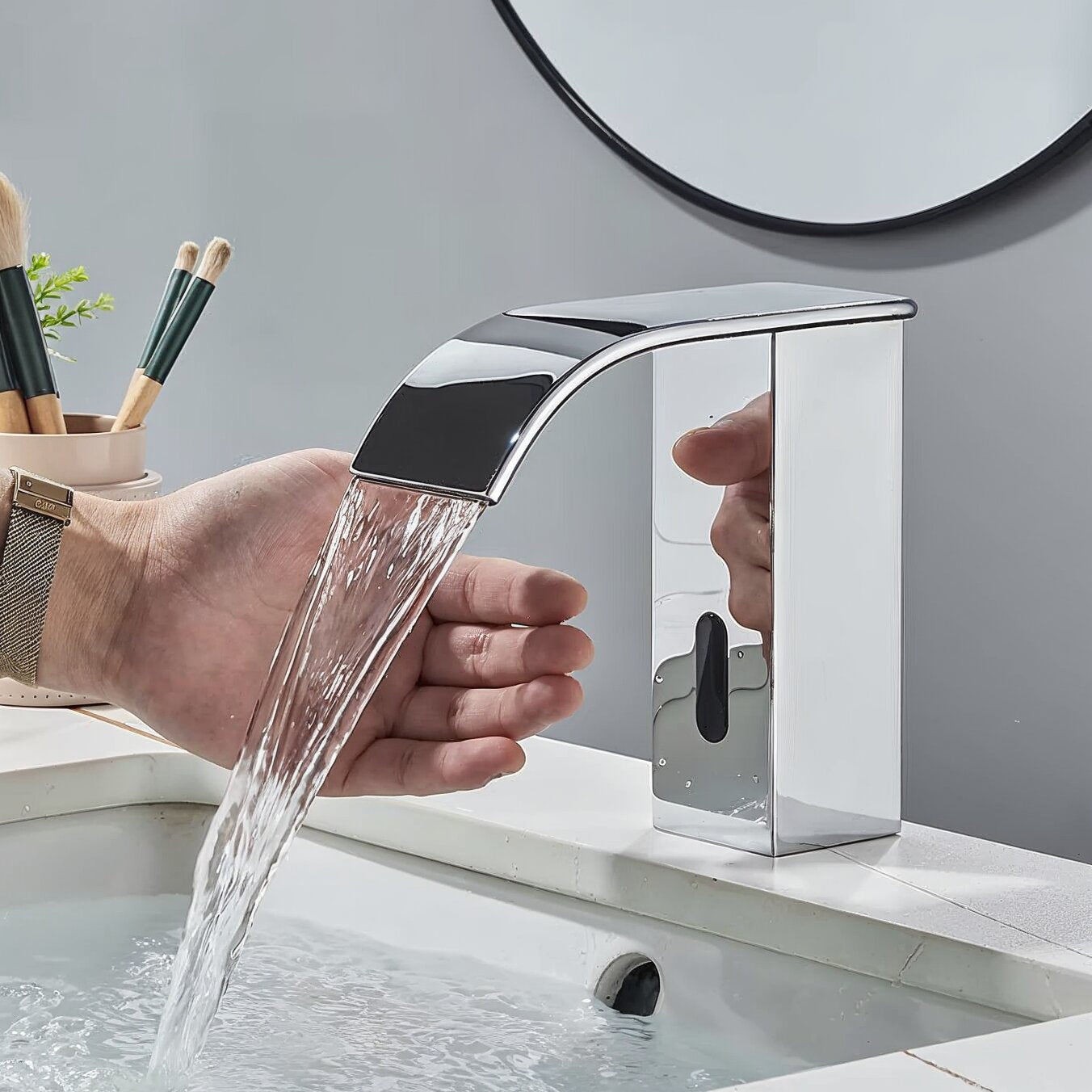 Torneira Cascata para Banheiro com Sensor Automático em Metal Escovado Evora