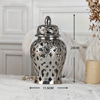 Vaso Imperial Arabesco – Cerâmica Dourada com Design Vazado
