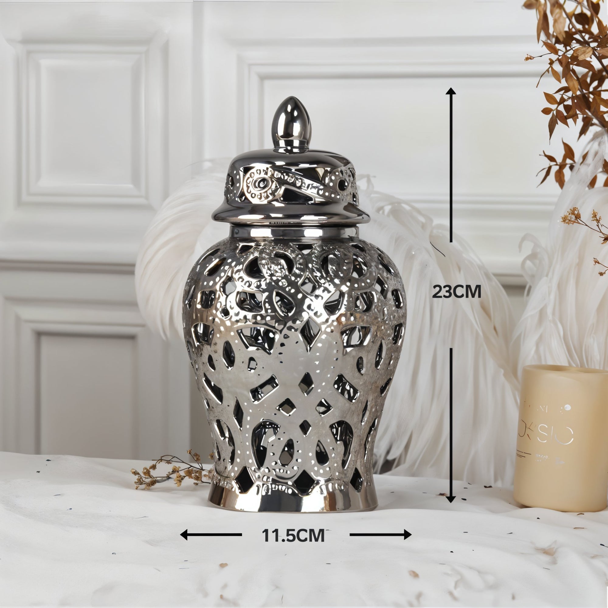 Vaso Imperial Arabesco – Cerâmica Dourada com Design Vazado