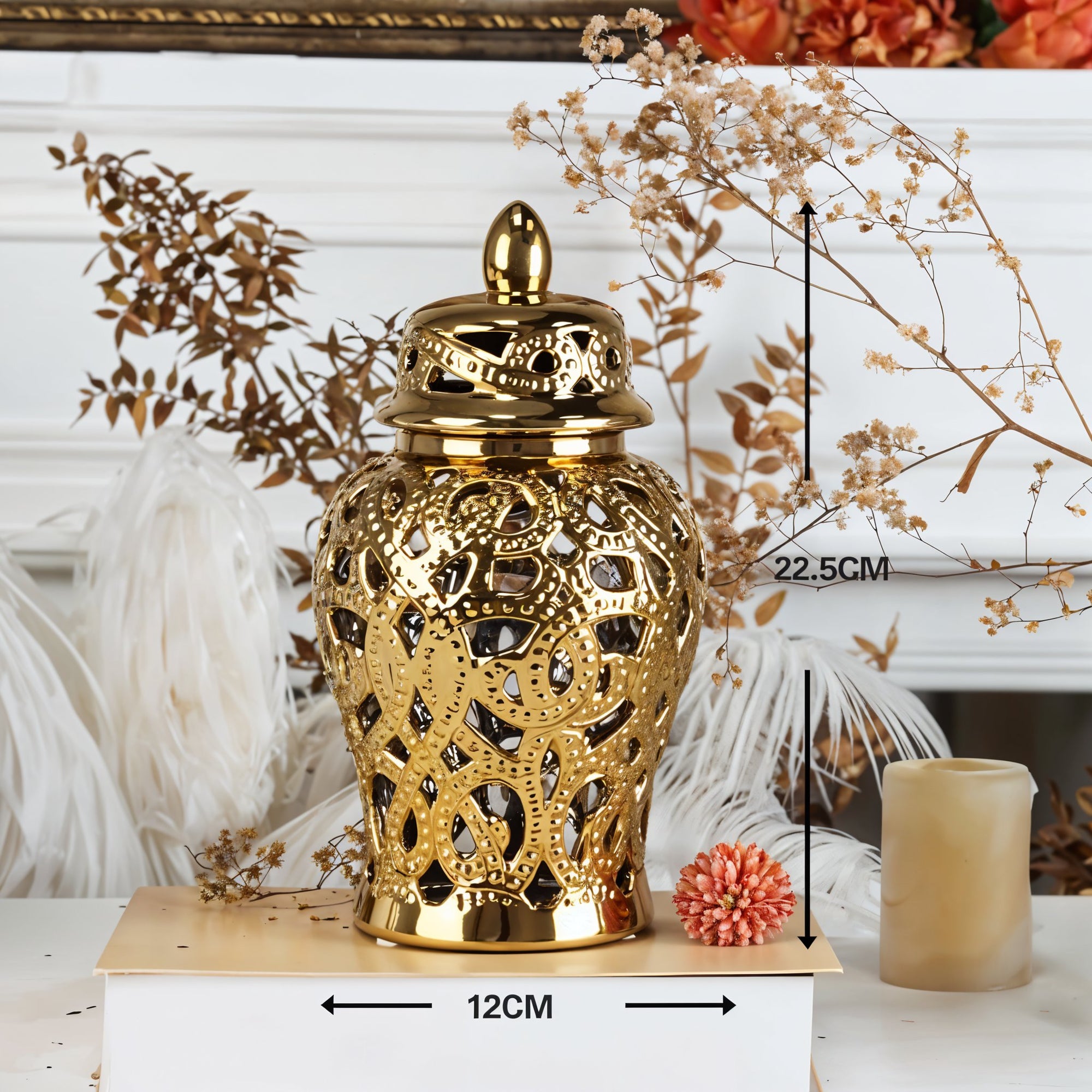 Vaso Imperial Arabesco – Cerâmica Dourada com Design Vazado