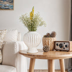 Vaso Imperial Arabesco – Cerâmica Dourada com Design Vazado