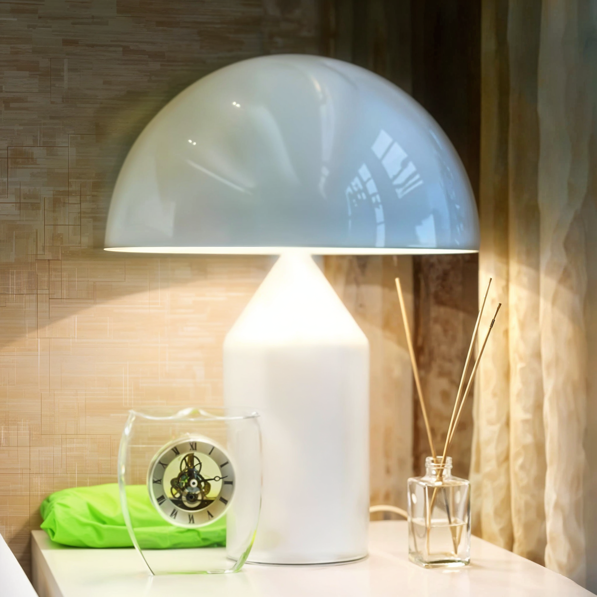 Luminária Dome Lux – Design Escultórico em Dourado Metálico