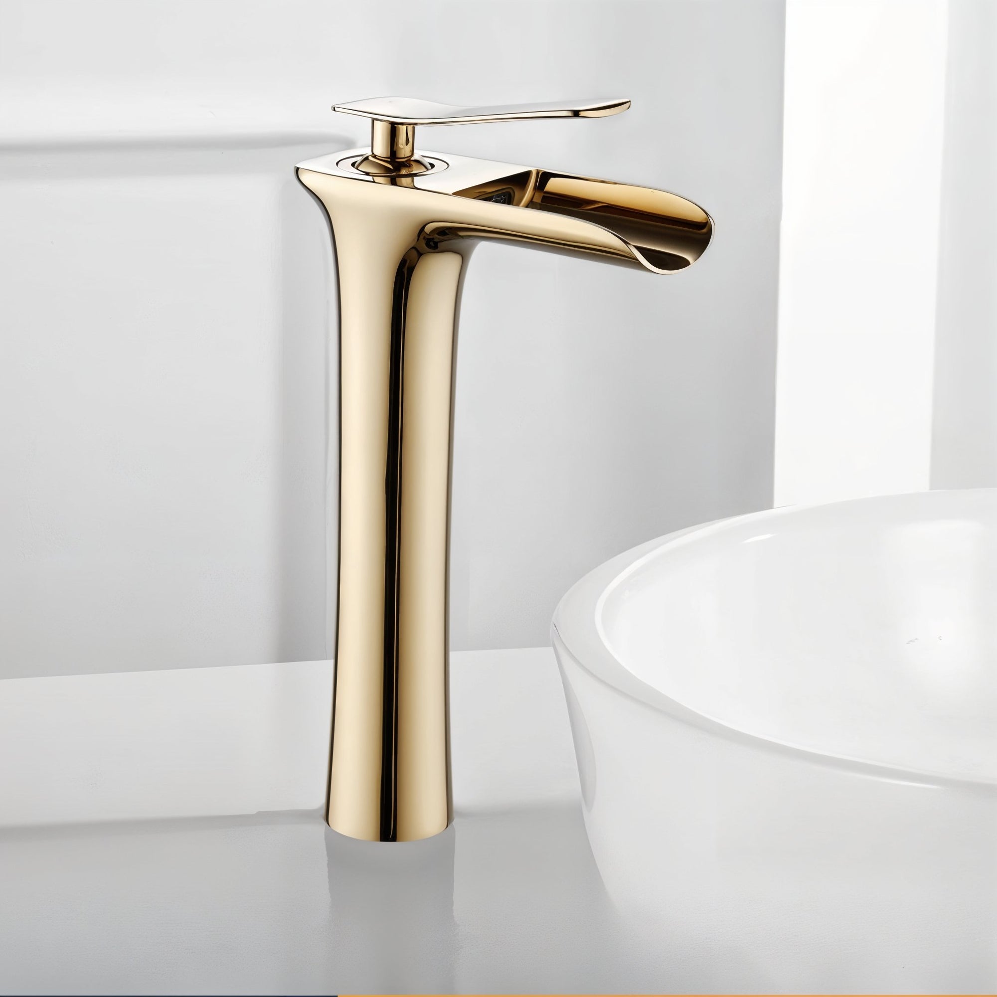Torneira Cascata para Banheiro Monocomando com Valvula Ceramica em Metal Elegance