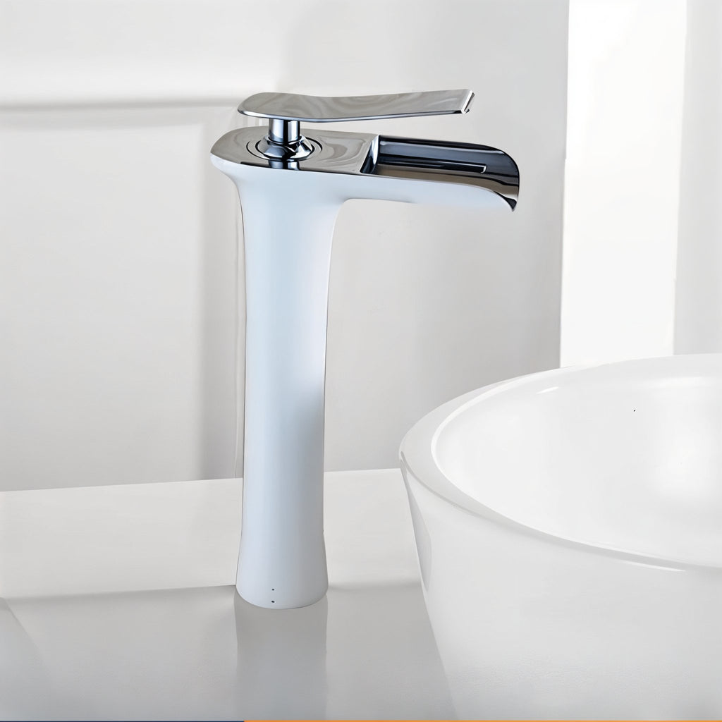 Torneira Cascata para Banheiro Monocomando com Valvula Ceramica em Metal Elegance