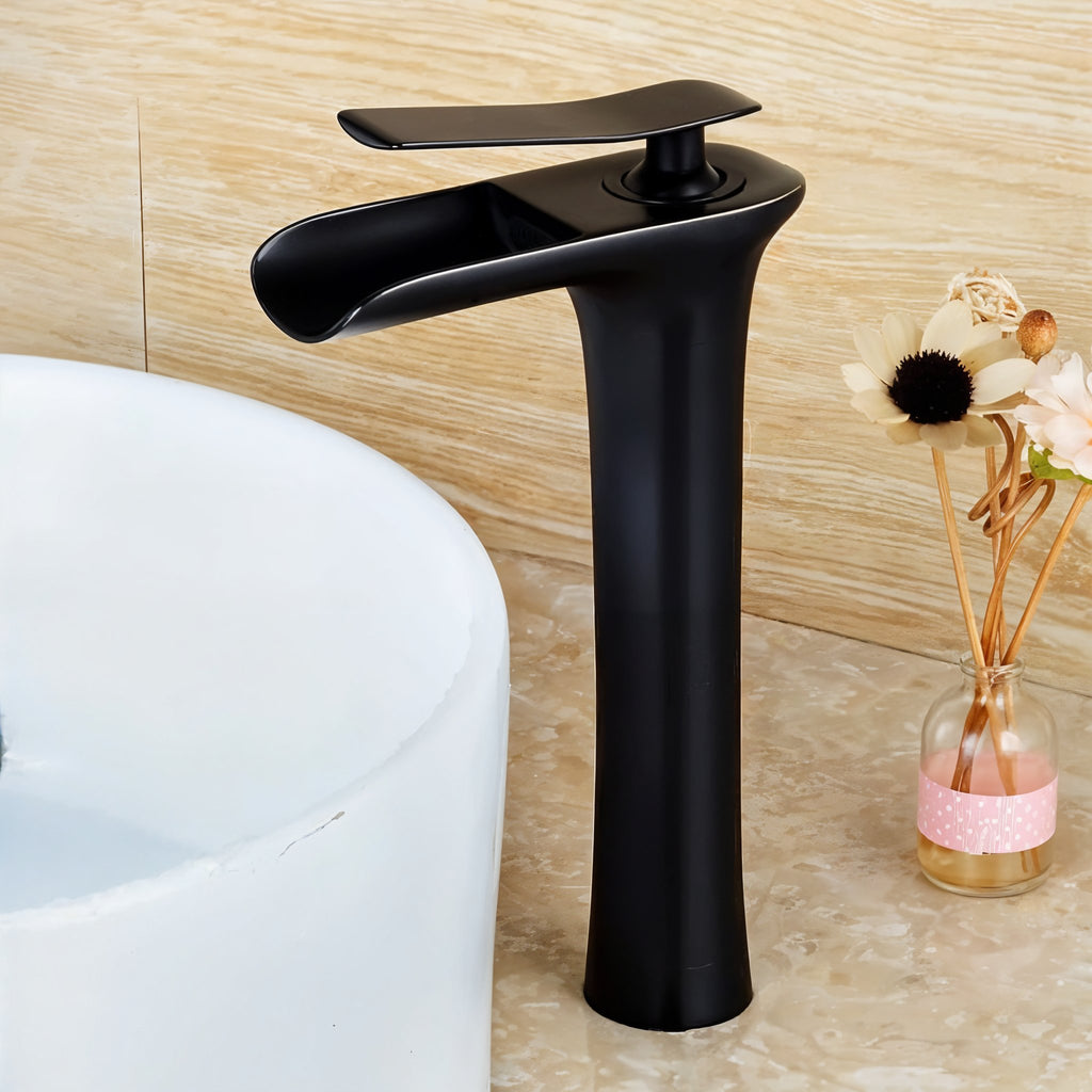Torneira Cascata para Banheiro Monocomando com Valvula Ceramica em Metal Elegance