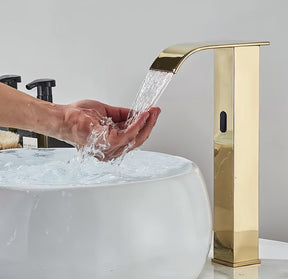 Torneira Cascata para Banheiro com Sensor Automático em Metal Escovado Evora